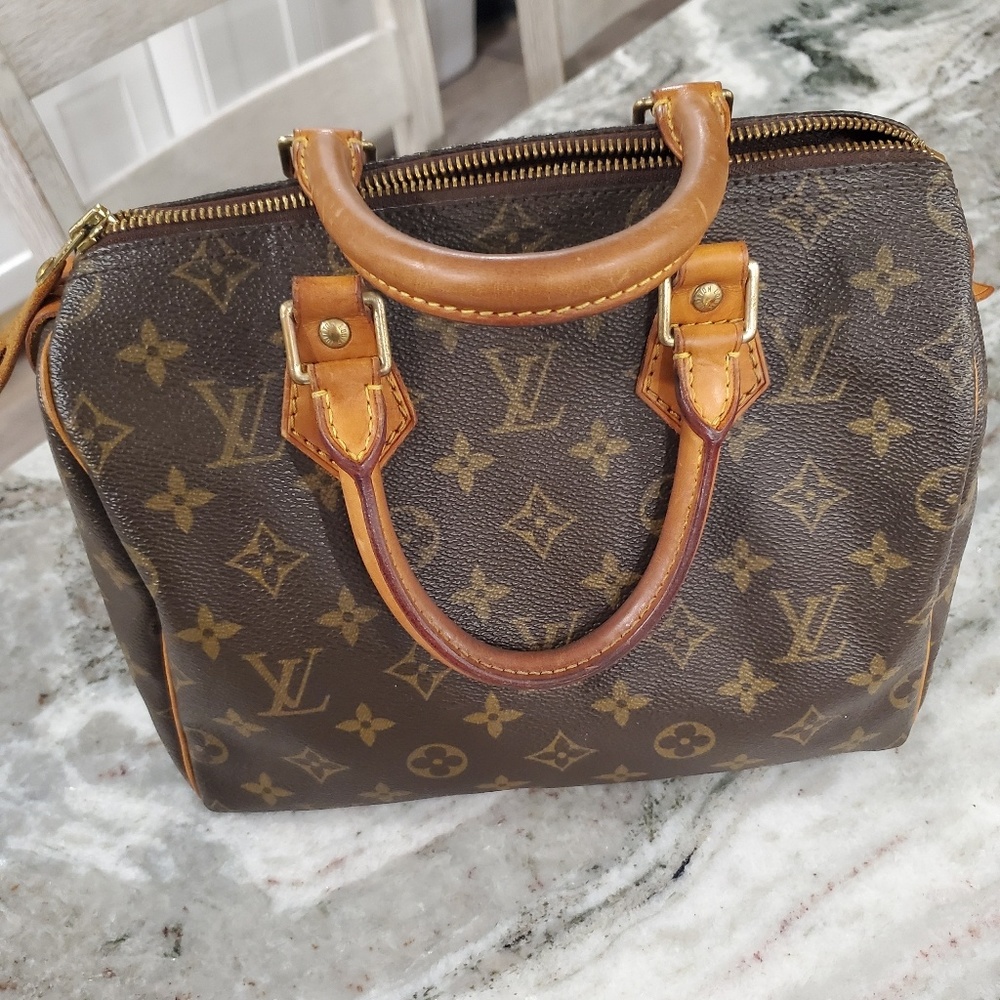 Authentic Louis Vuitton speedy 25